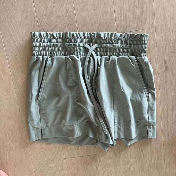 Abercrombie & Fitch Pants - Abercrombie Traveler shorts - small - green